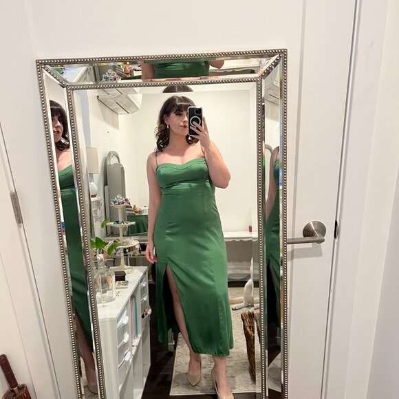 The Camille Abercrombie green satin dress (M) - Picture 4 of 4
